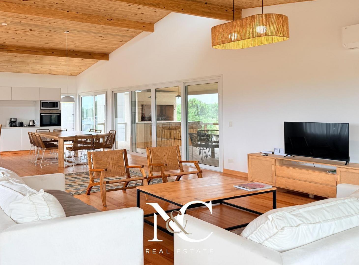 Casa en venta en Costa Esmeralda con piscina