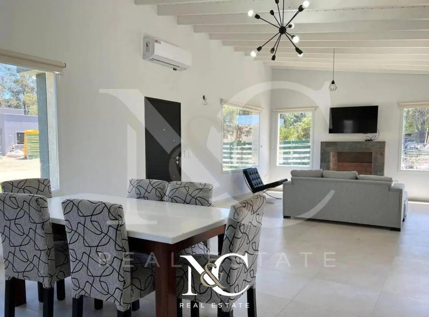 Casa en Venta en Costa Esmeralda 4 amb fondo libre 1