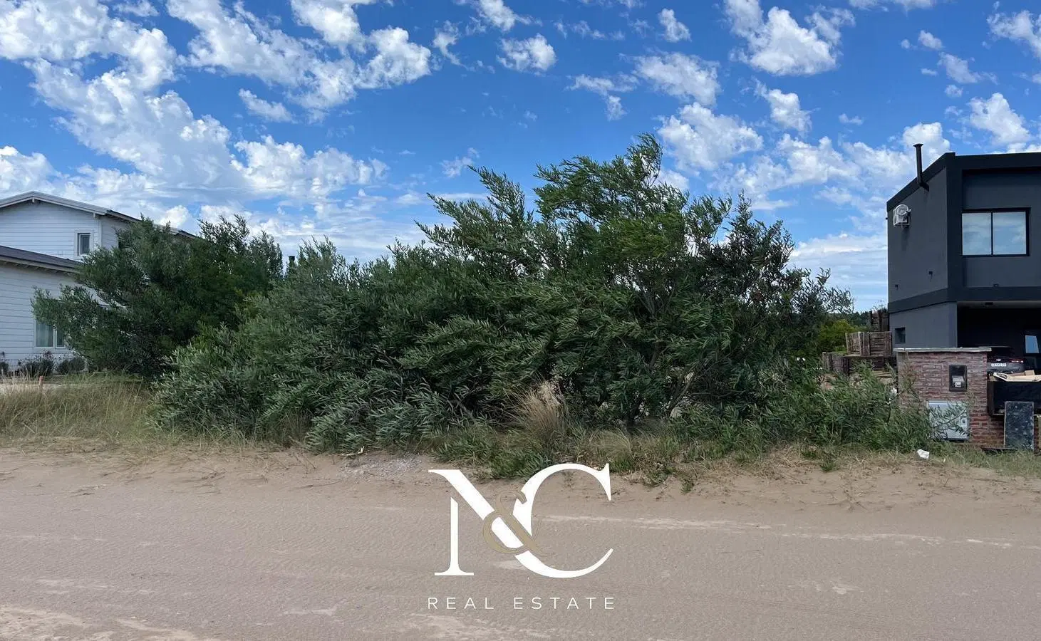 Lote en venta en Costa Esmeralda, fondo libre 5