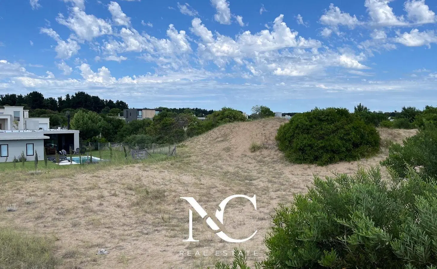 Lote en venta en Costa Esmeralda, fondo libre 3