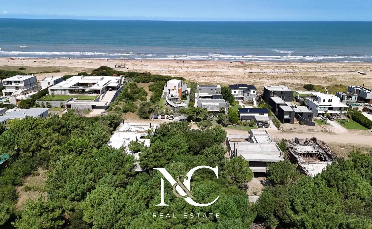 Lote en venta en Costa Esmeralda, segunda línea de mar 4