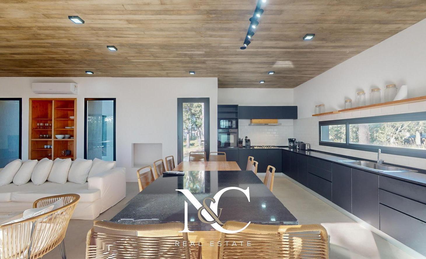 Casa en venta en Costa Esmeralda 4 dormitorios Deportiva II