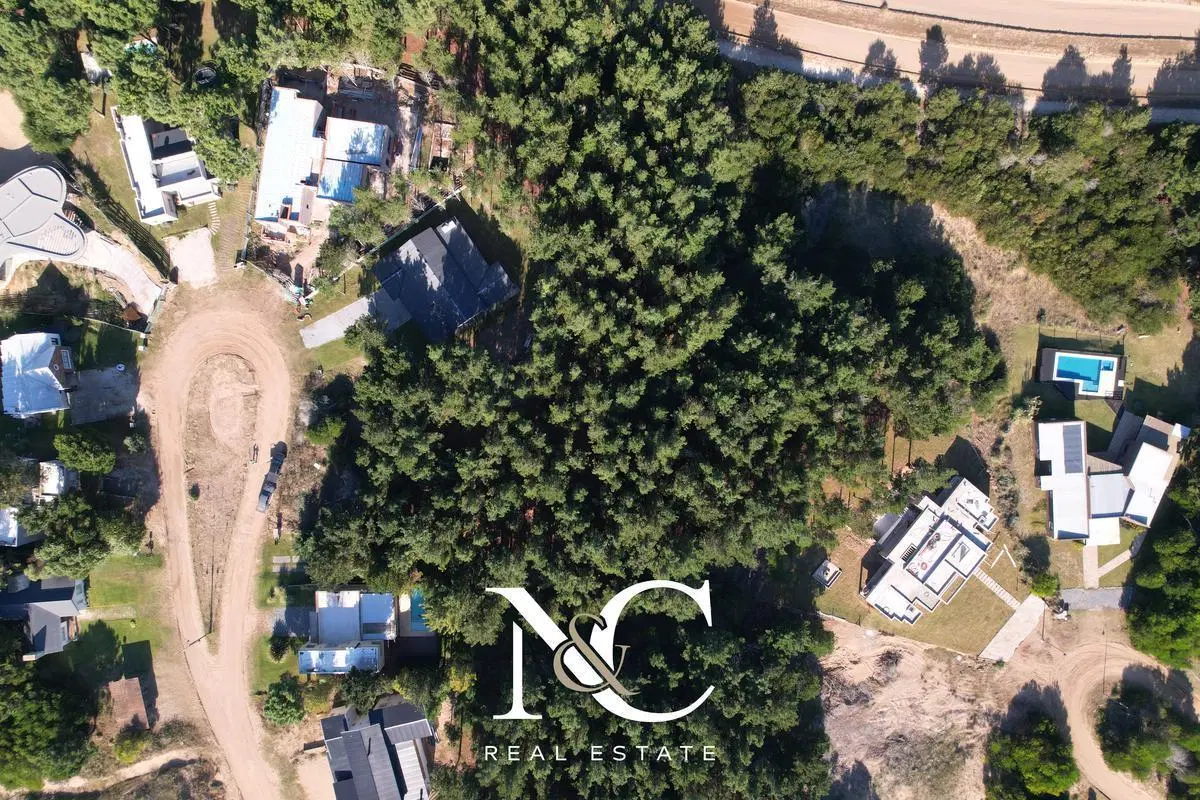 Terreno Lote en venta en Costa Esmeralda fondo arbolado 3