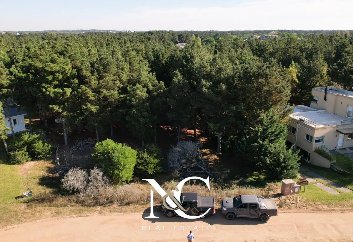 Terreno Lote en venta en Costa Esmeralda fondo arbolado 7
