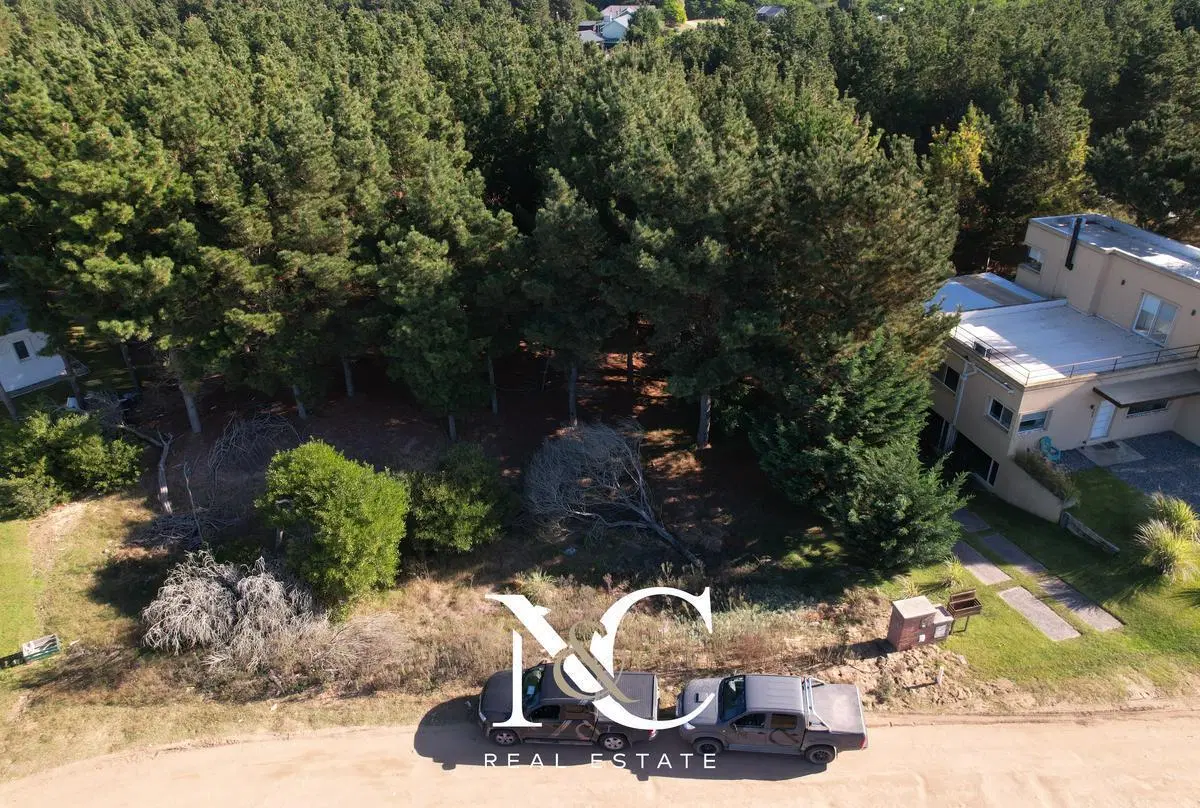 Terreno Lote en venta en Costa Esmeralda fondo arbolado 5