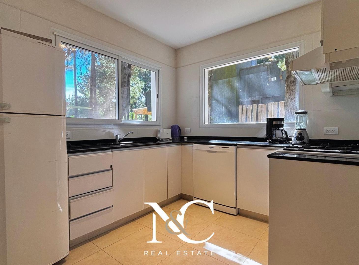 Foto de Casa en venta de 6 ambientes en Costa Esmeralda, imagen 2