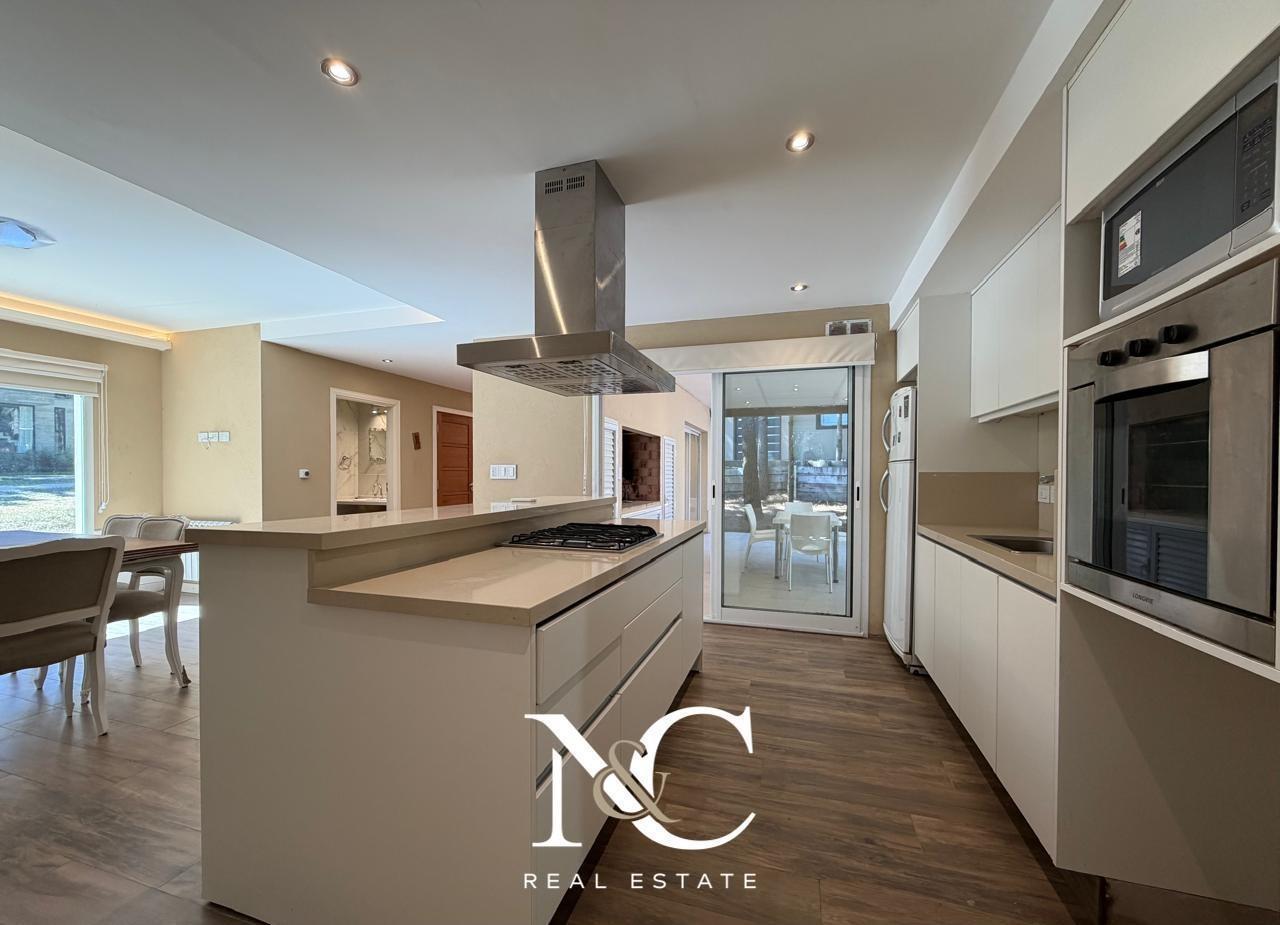 Foto de Casa en venta en Costa Esmeralda, barrio Senderos IV, imagen 2