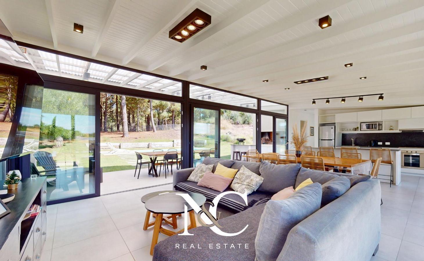 Foto de Casa en venta en Costa Esmeralda con fondo libre y piscina, imagen 1