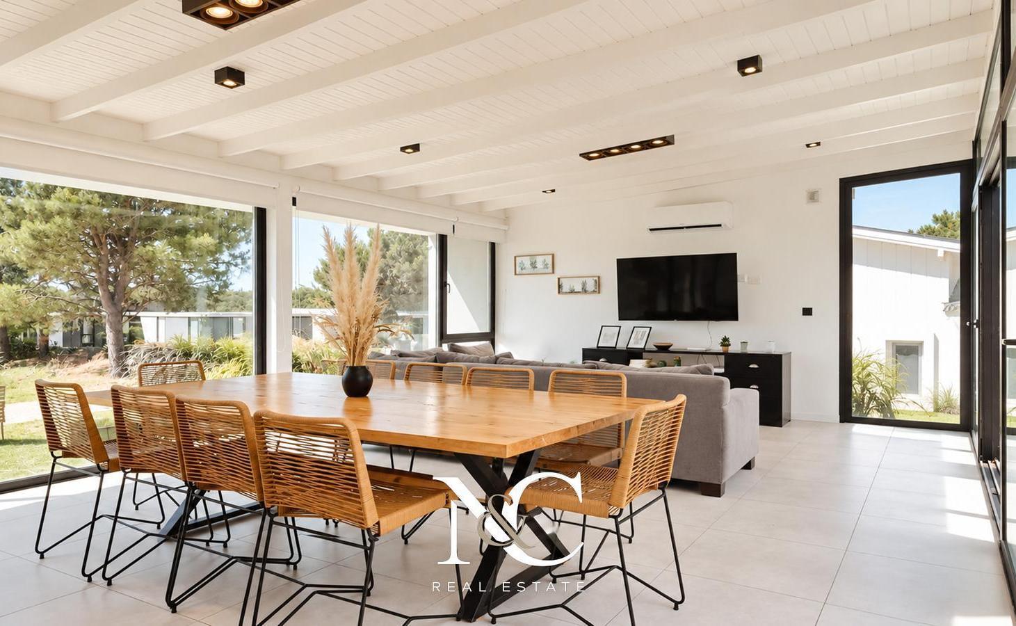 Foto de Casa en venta en Costa Esmeralda con fondo libre y piscina, imagen 2