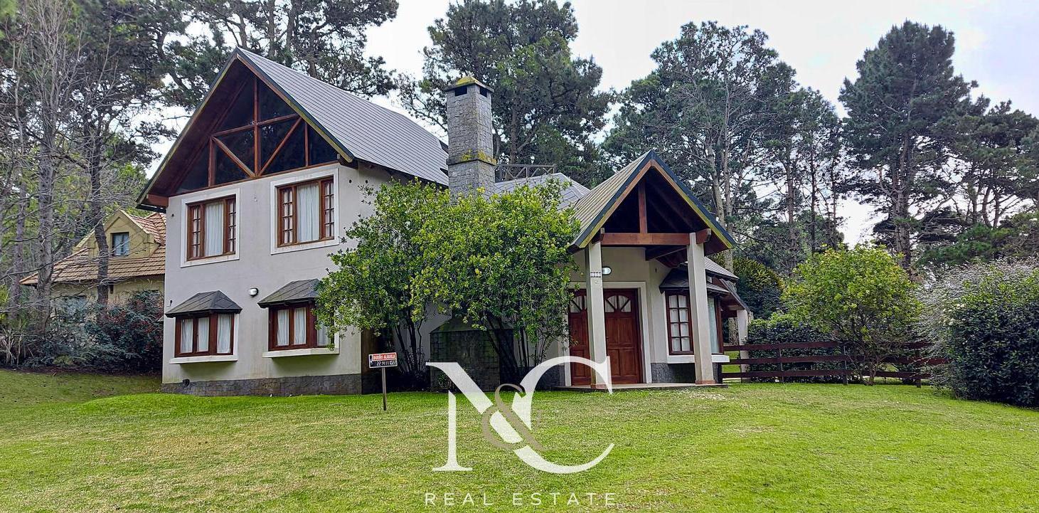 Foto de Casa en alquiler y venta en CARILÓ, con piscina, imagen 2