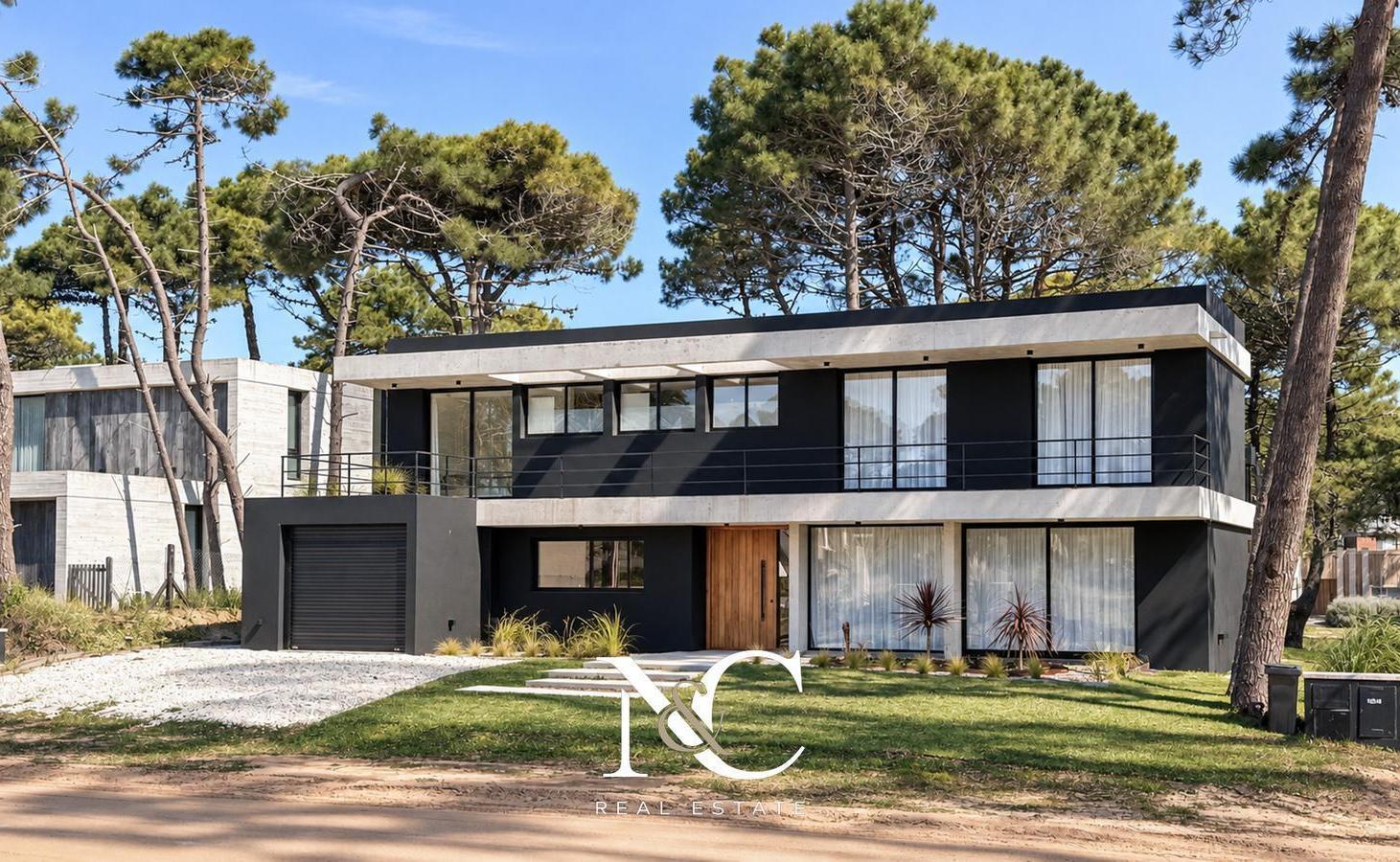 Foto de Casa en venta en Barrio Pioneros Pinamar 4 dormitorios cochera gas, imagen 2