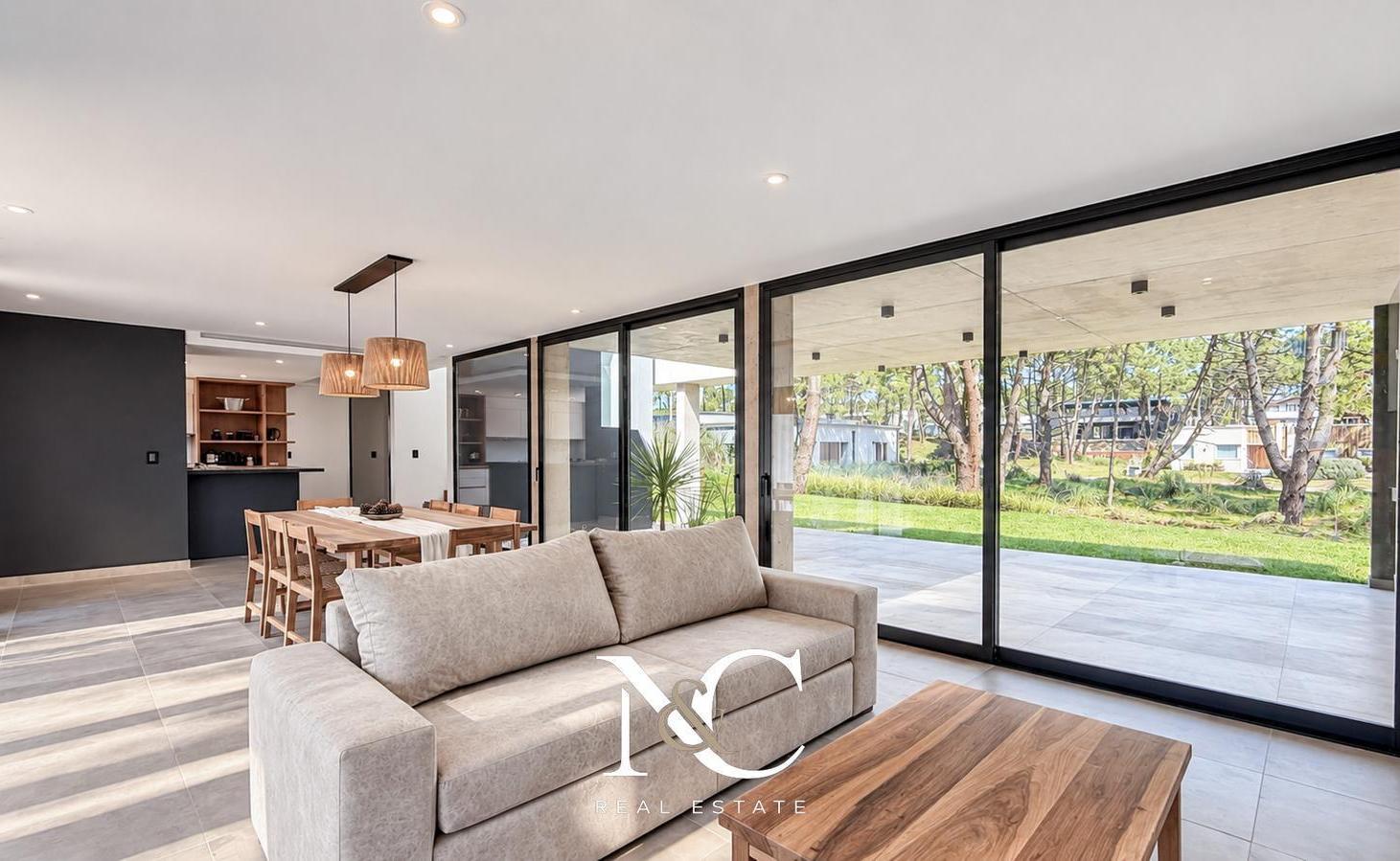 Foto de Casa en venta en Barrio Pioneros Pinamar 4 dormitorios cochera gas, imagen 5