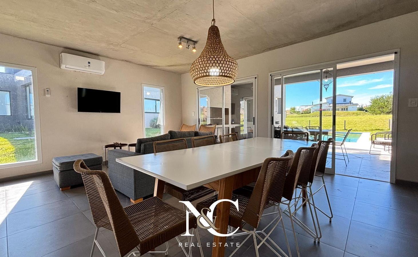 Foto de Casa en venta de 5 ambientes en Senderos IV Costa esmeralda, imagen 1