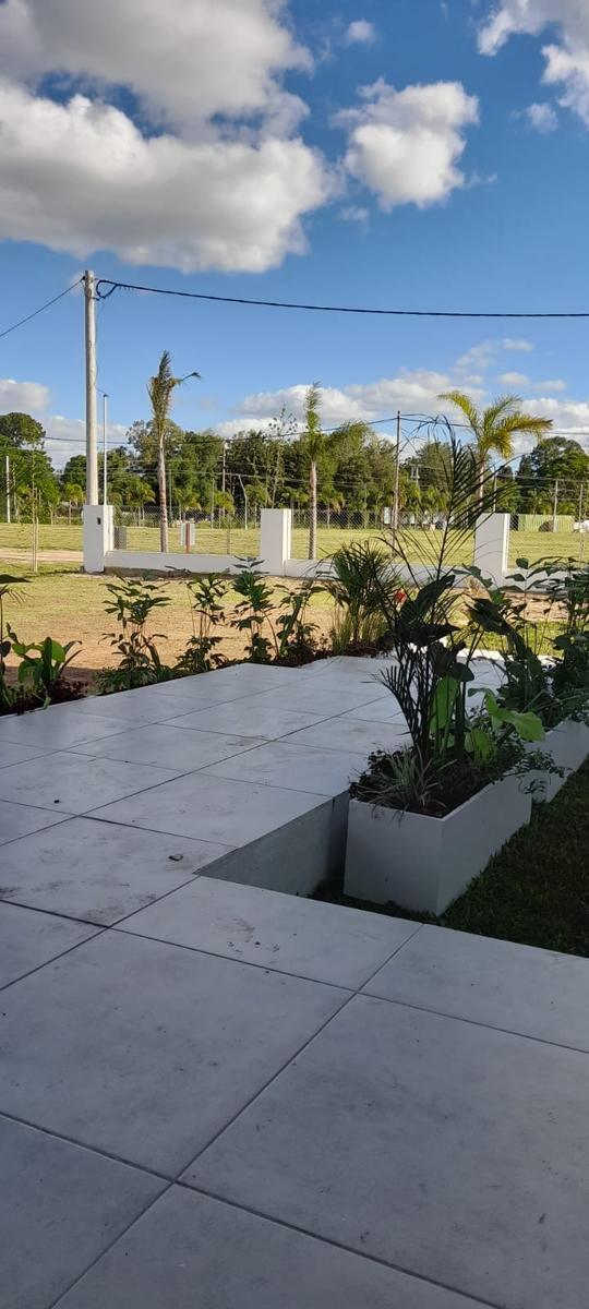 Casa en Barrio Privado Quiloaza de 3 Dorm, 2baños, Living Comedor, Jardin. 1