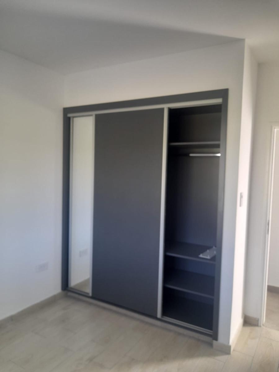 Casa en Barrio Privado Quiloaza de 3 Dorm, 2baños, Living Comedor, Jardin. 4