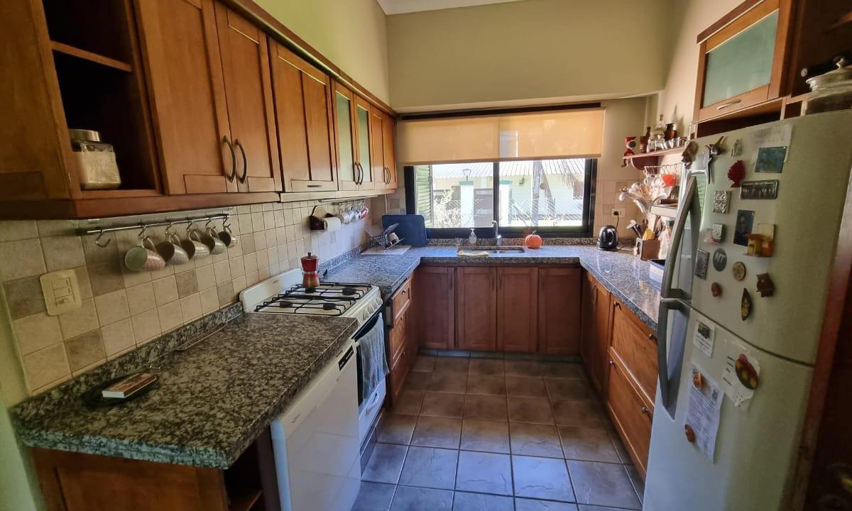 Venta!casa de 4 Dorm en Muy Buen Estado, Galería, Pileta - Villa California/100 m de Ruta 5