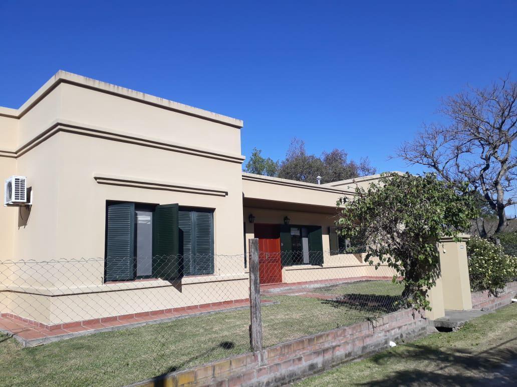 Venta!casa de 4 Dorm en Muy Buen Estado, Galería, Pileta - Villa California/100 m de Ruta 4