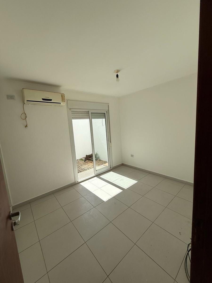 Foto de Venta!Departamento de 1 dorm en planta baja con patio - La Capital, imagen 5