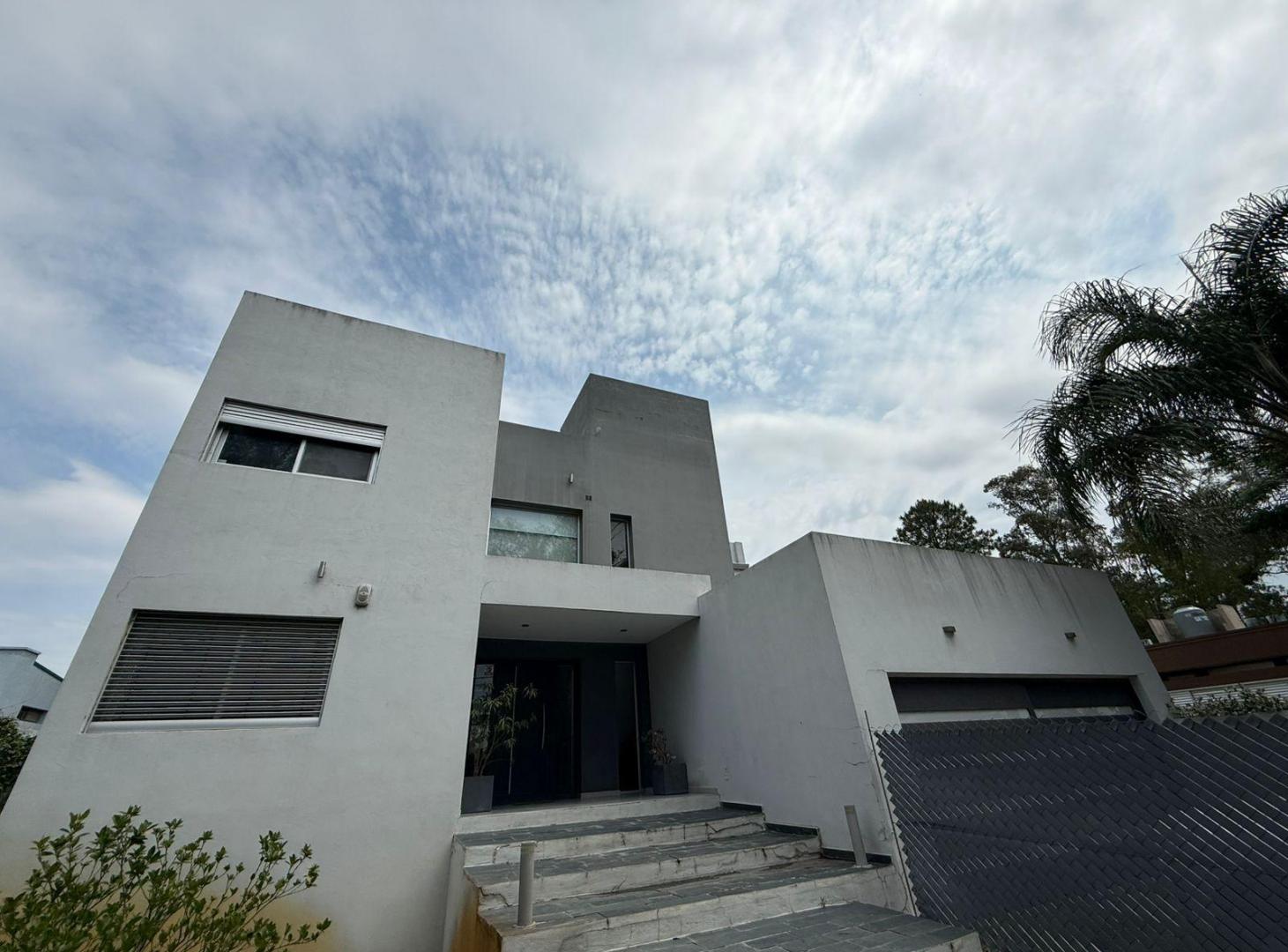 Casa de 4 Dormitorios en Bosque de la Salle a 400 m de Ruta de categoría.