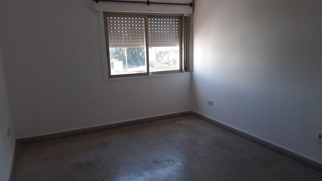 Foto de Royo Inmobiliaria alquila depto dos dormitorios por escalera frente a, imagen 2