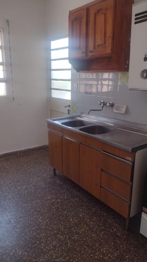 Foto de Royo Inmobiliaria alquila dpto dos dormitorios y cochera zona Hospital, imagen 1