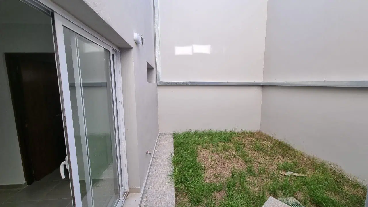 Royo Inmobiliaria Local en Recoleta Santa Fe 2