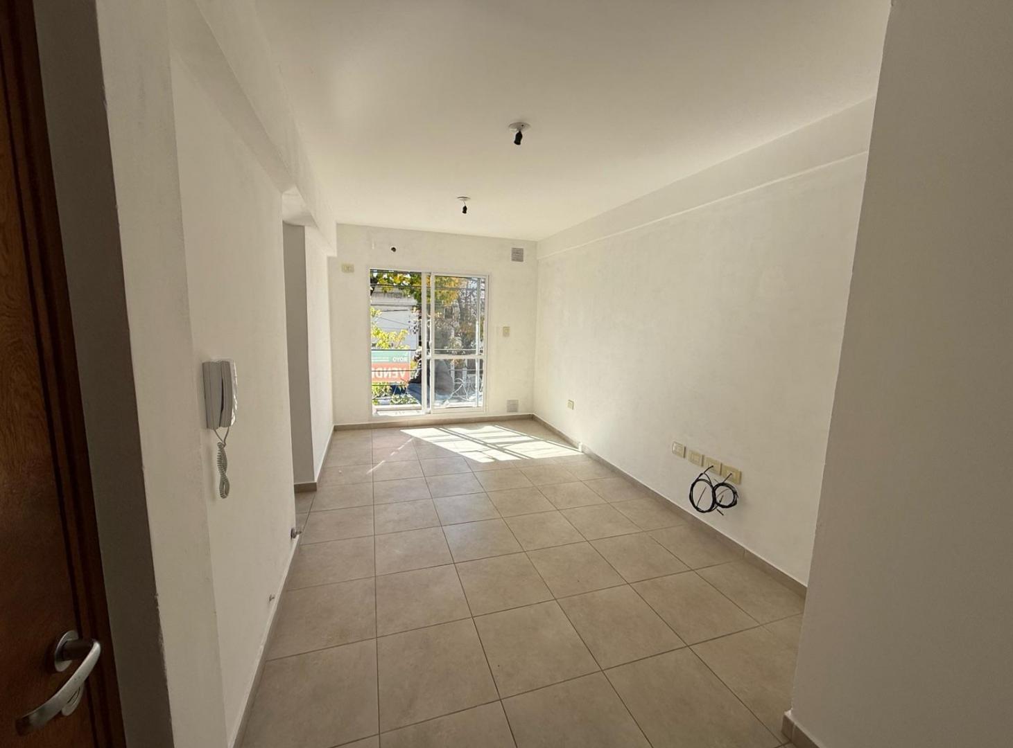 Foto de Royo Inmobiliaria vende depto 1 dorm con balcon en candioti Sur, imagen 3