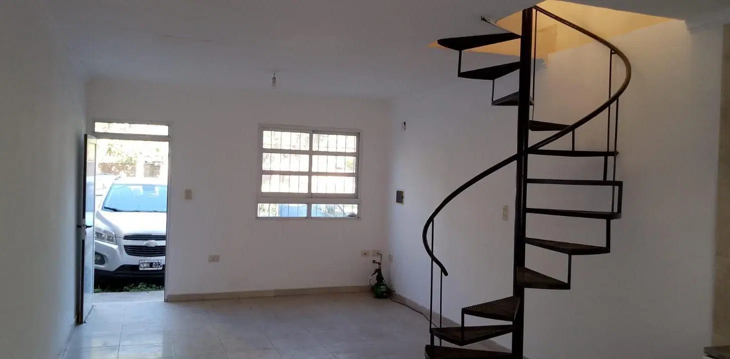 Royo Inmobiliaria alquila Duplex dos dormitorio en barrio Altos del Valle 4