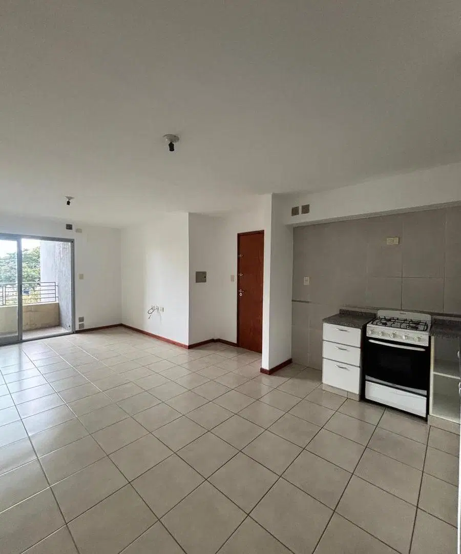 Departamento de un dormitorio ideal est. de ed. física con balcón. 2