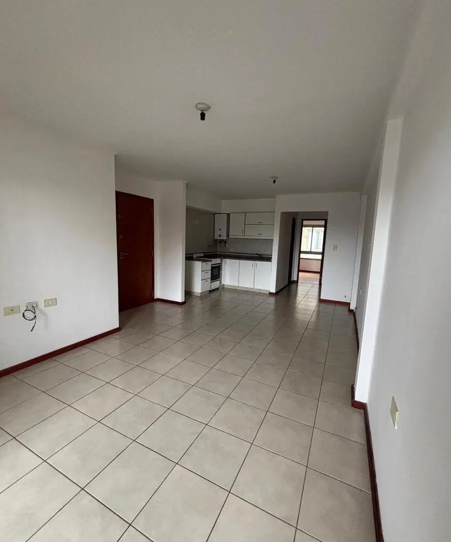 Departamento de un dormitorio ideal est. de ed. física con balcón. 4
