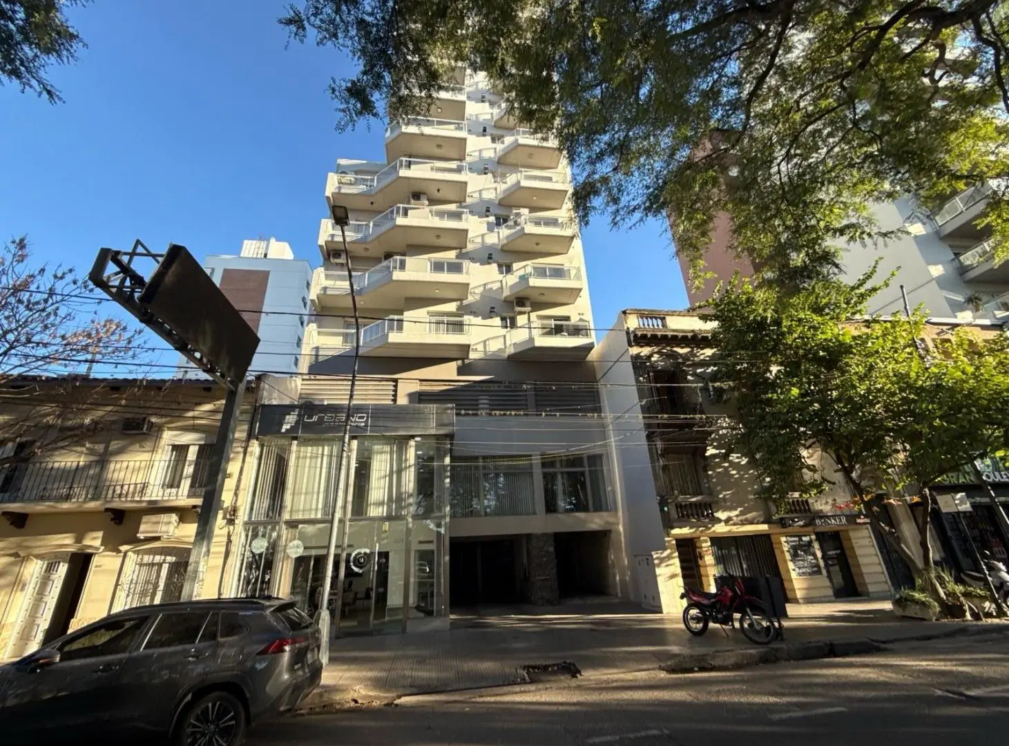 Departamento de 1 dormitorio con vistas a Setúbal , balcón ,cochera. 2