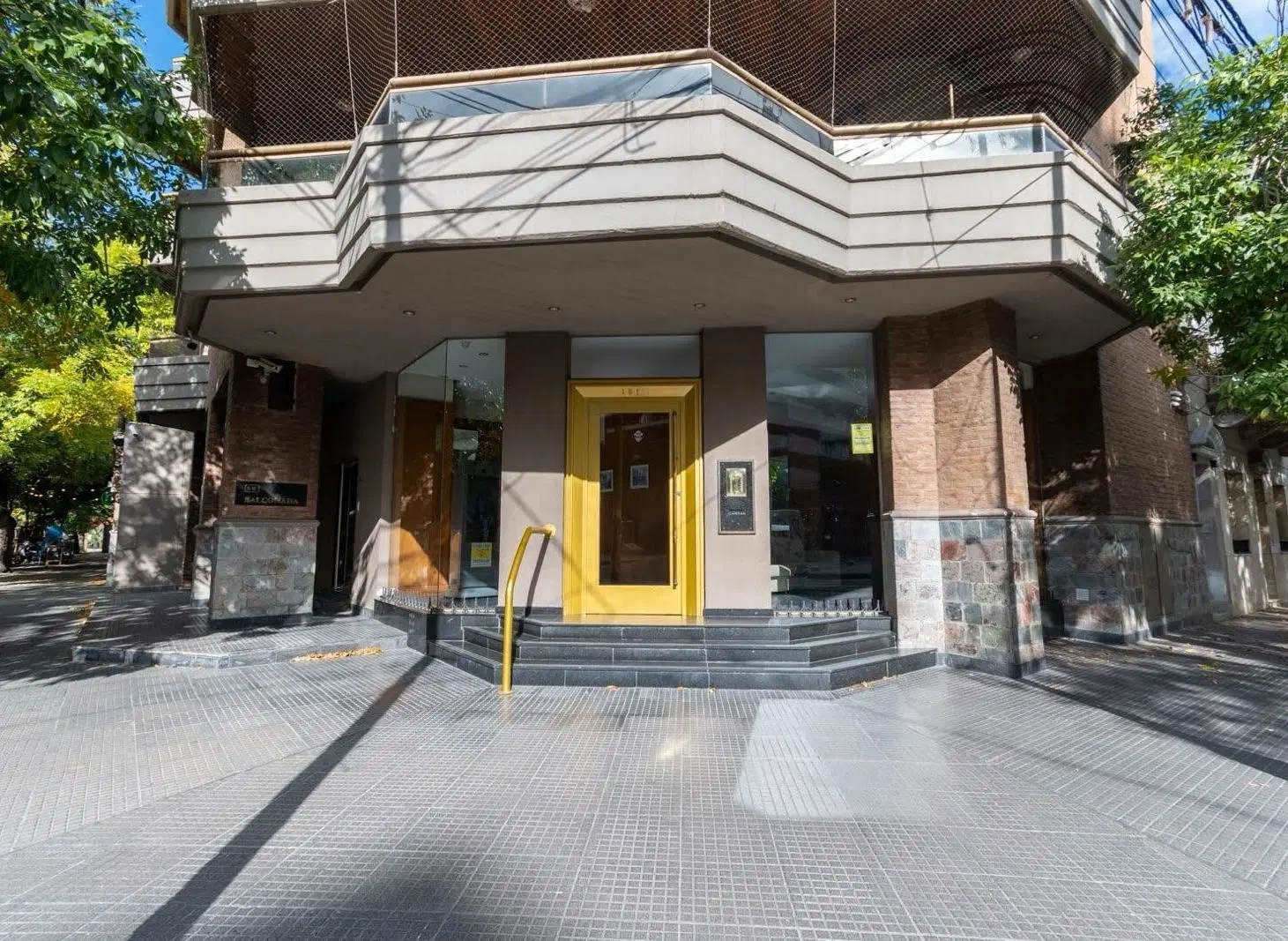 Piso de categoria de 3 dorm , 3 baños , amplio balcón , Cochera 3