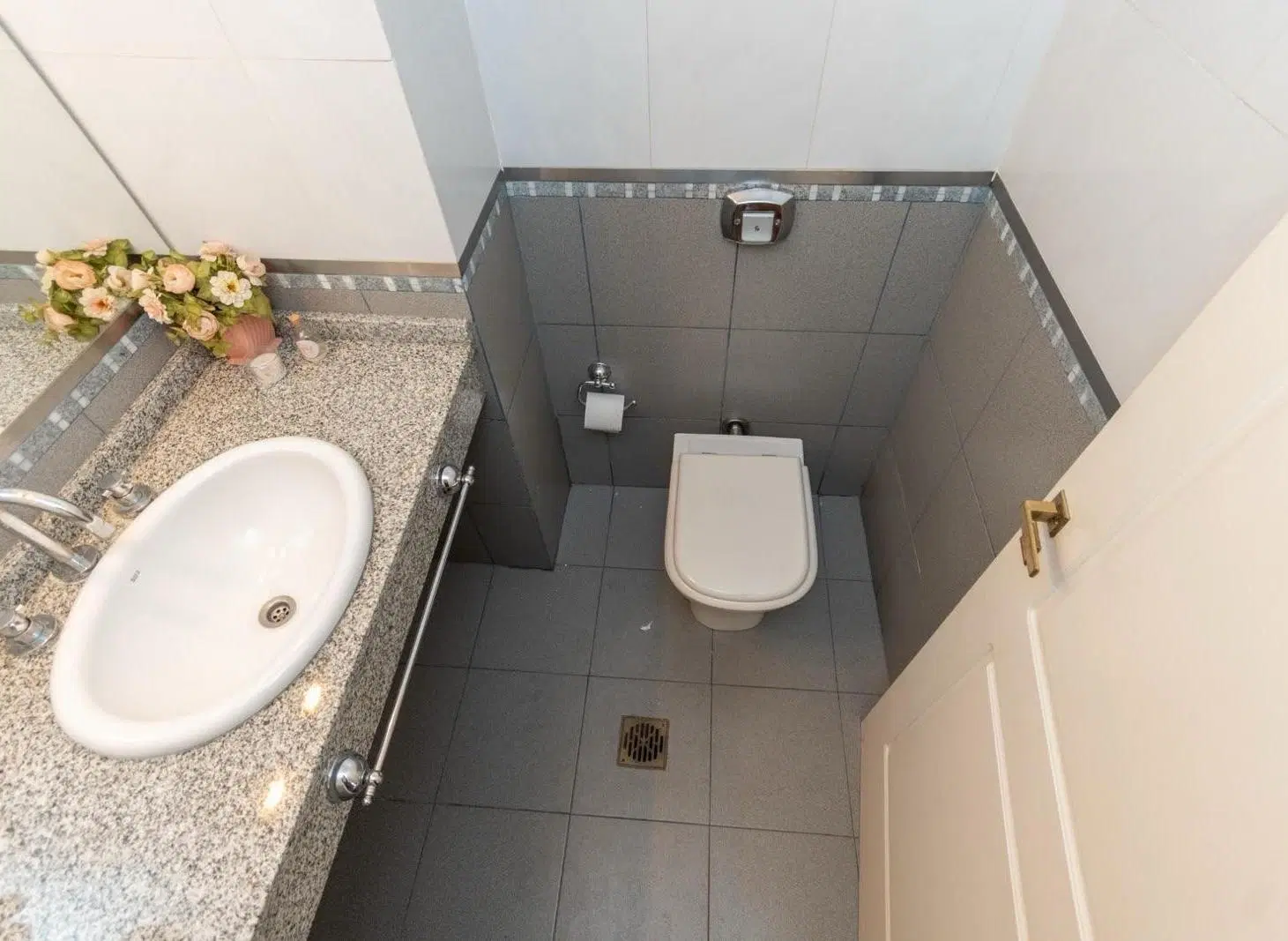 Piso de categoria de 3 dorm , 3 baños , amplio balcón , Cochera 4