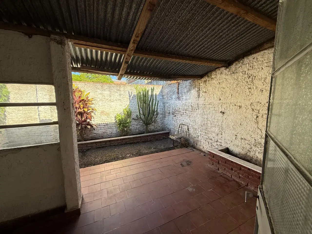 Departamento de 1 dormitorio , cocina sectorizada , patio. 1