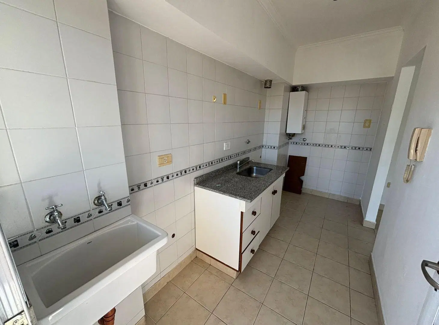 Royo Inmobiliaria vende depto 1 dorm con balcon Candioti norte 2