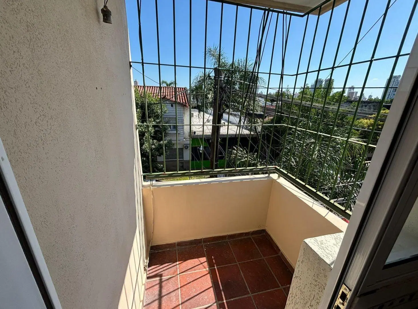 Royo Inmobiliaria vende depto 1 dorm con balcon Candioti norte 5