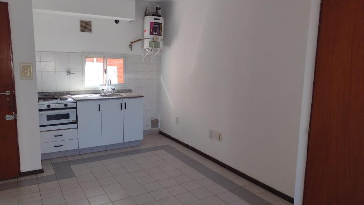 Foto de Royo Inmobiliaria alquila monoambiente ideal abogacía, imagen 2