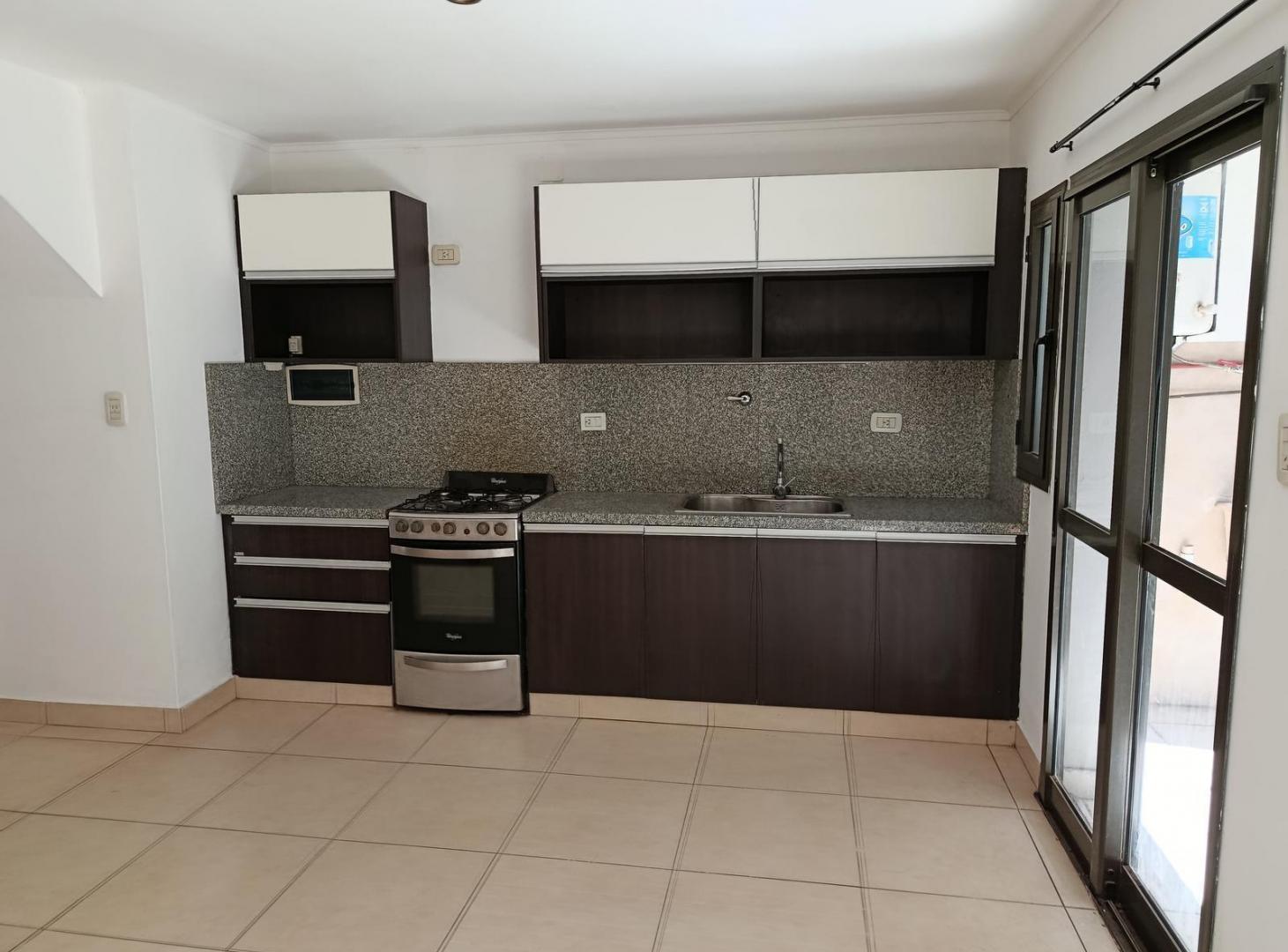 Foto de Royo inmobiliaria alquila duplex un dormitorio amplio en Constituyente, imagen 3