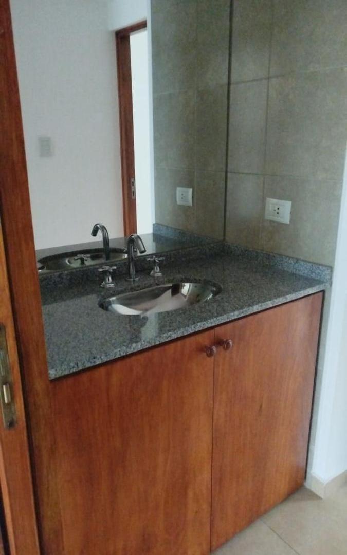 Foto de Royo Inmobiliaria alquila departamento nuevo en Barrio Candioti Sur, imagen 1