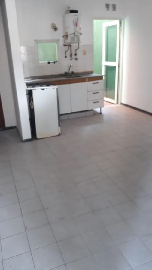 Foto de Royo Inmobiliaria departamento chico de un dormitorio y patio a tres, imagen 1