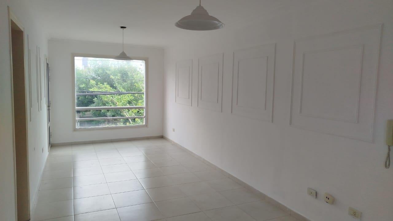 Foto de Royo Inmobiliaria alquila dpto ideal Hospital Cullen, imagen 1