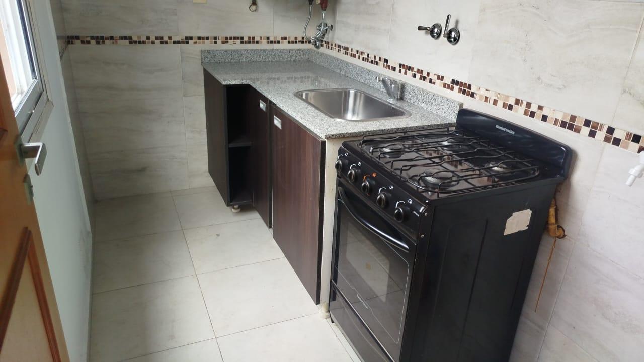 Foto de Royo Inmobiliaria alquila dpto ideal Hospital Cullen, imagen 3