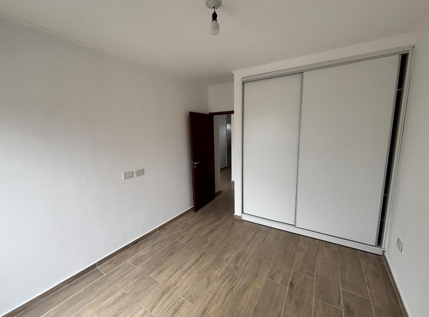 Foto de Royo Inmobliaria alquila excelente departamento con balcón ideal Casa, imagen 4