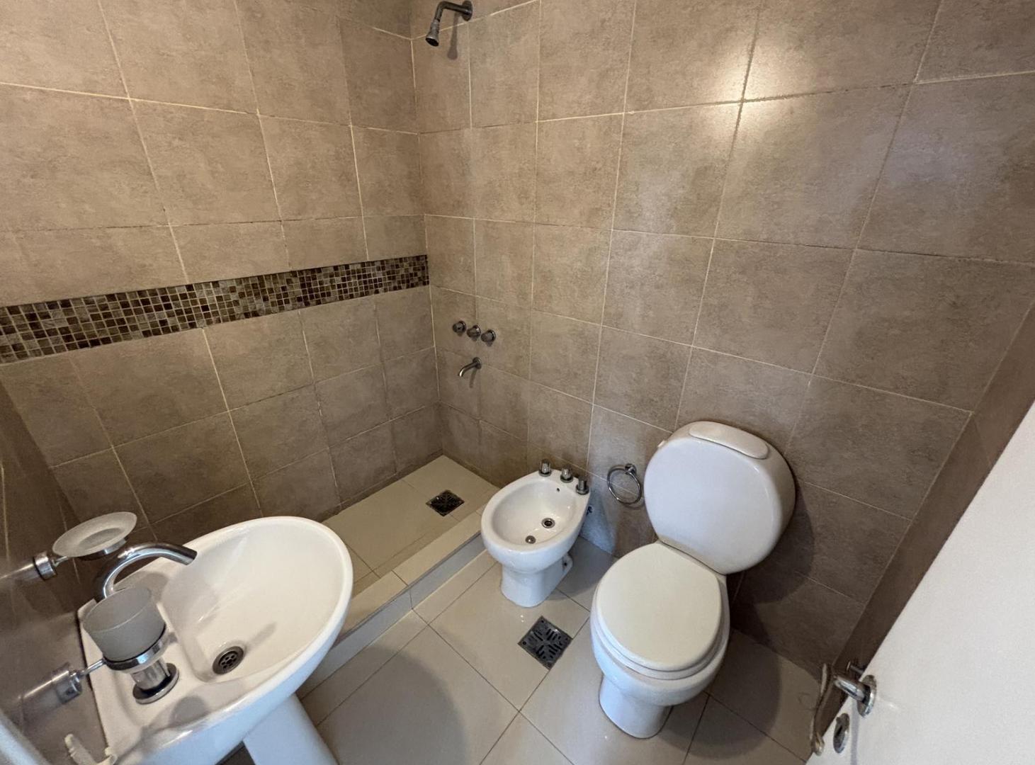 Foto de Royo Inmobiliaria alquila departamento un dormitorio zona Sur /, imagen 4