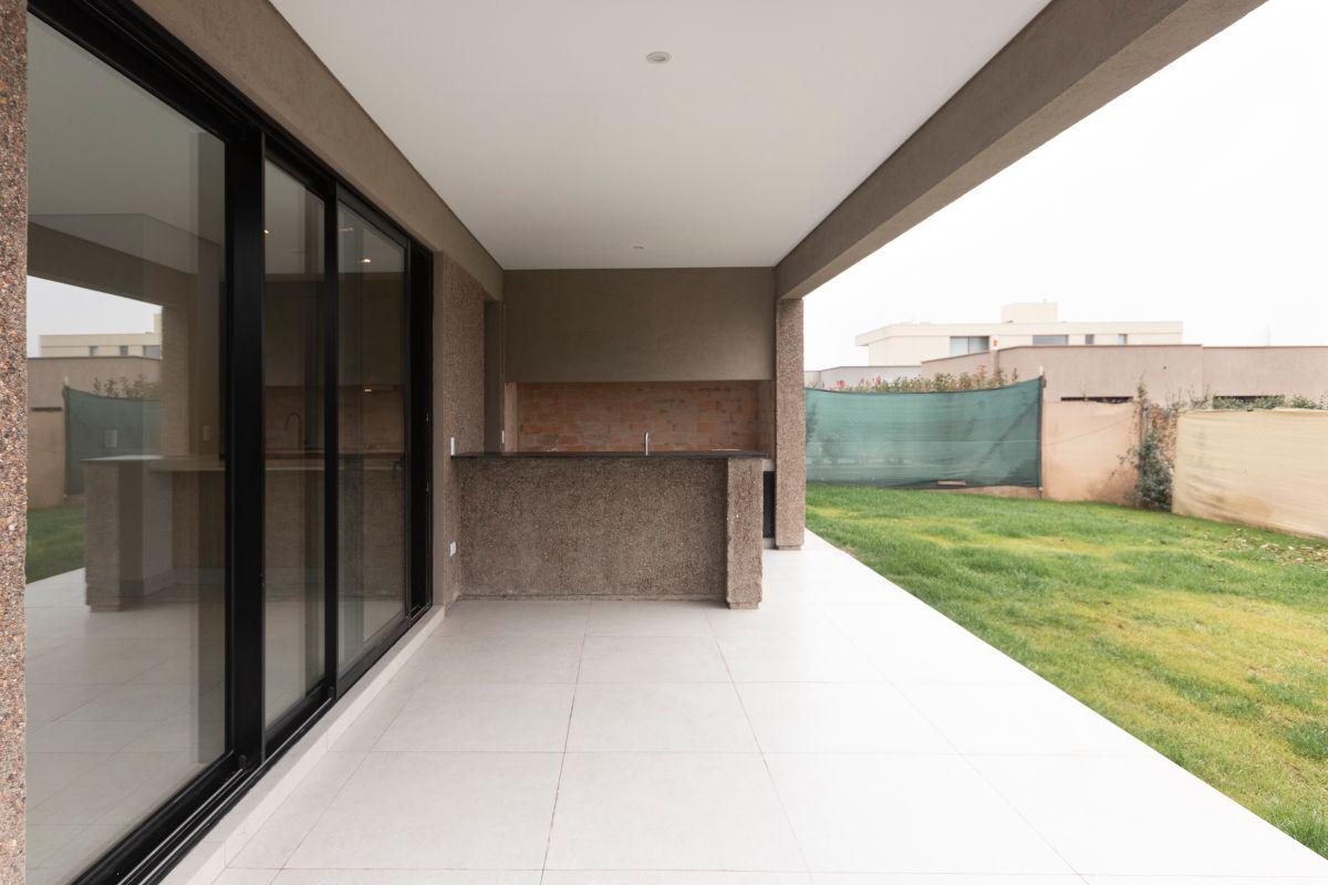Foto de CASA A ESTRENAR EN VENTA - BARRIO LAR DE BOEDO, imagen 2