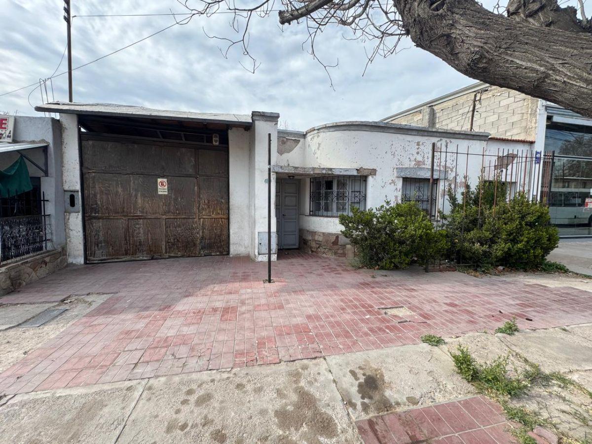 Foto de OPORTUNIDAD DE INVERSIÓN | LOTE / GALPON COMERCIAL EN GUAYMALLÉN, imagen 2