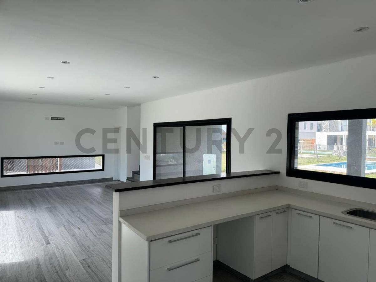 CASA VENTA 6 AMBIENTES EN DOS PLANTAS EN BARRIO SAN PABLO, PILAR