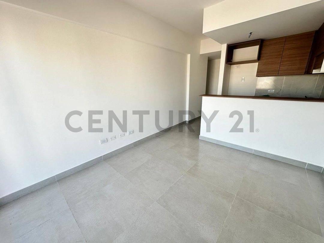 Venta - Mono Amb en Caseros Centro - 9no Piso. 2