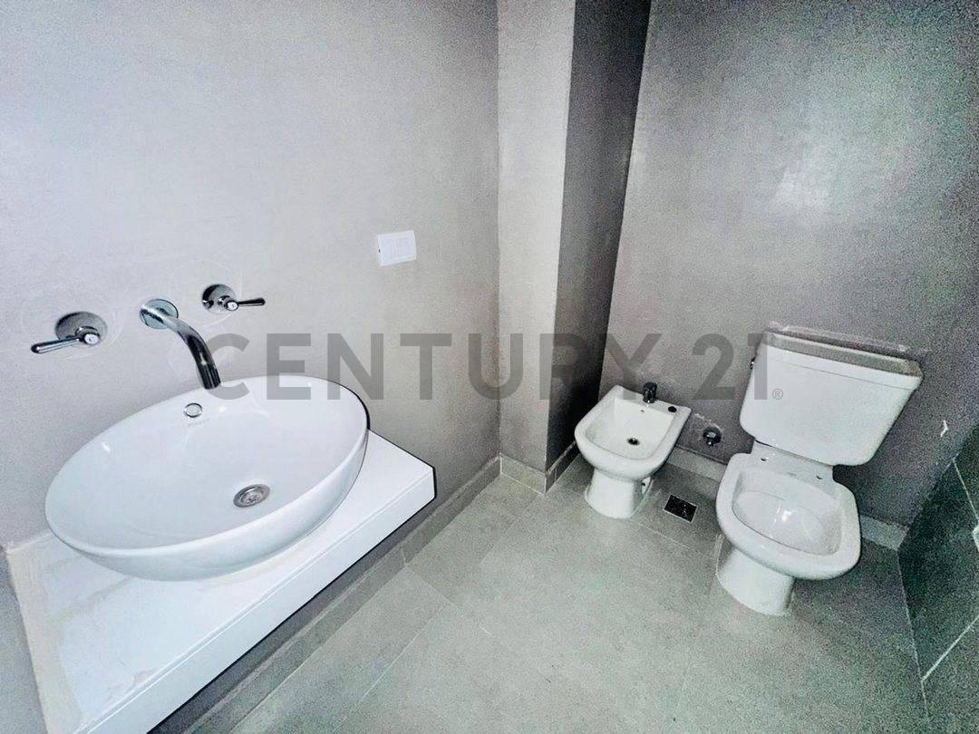 Venta - Mono Amb en Caseros Centro - 9no Piso. 1
