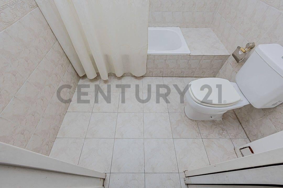 Foto de ACEPTA PERMUTA - CASA 6 AMB CON PISCINA Y 2 COCHERAS - EL PALOMAR, imagen 5